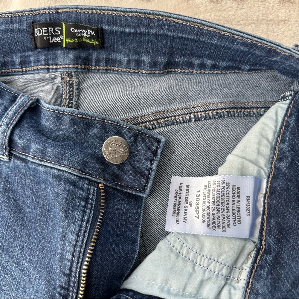 Riders By Lee, Curby Fit Skinny, size 8.
SKU 116. - Picture 10 of 12